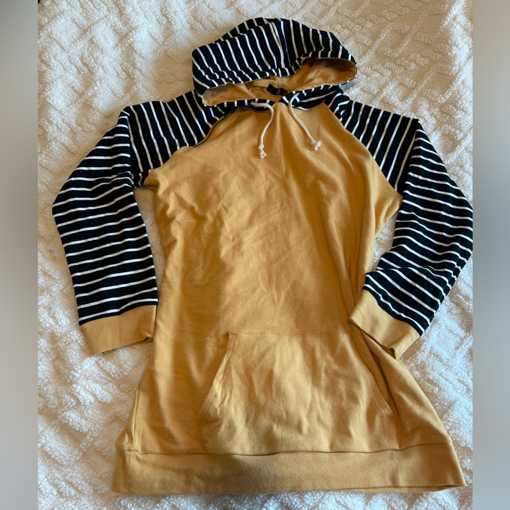 💥LAST CHANCE: donating end of week!💥 Ampersand Hoodie 3x